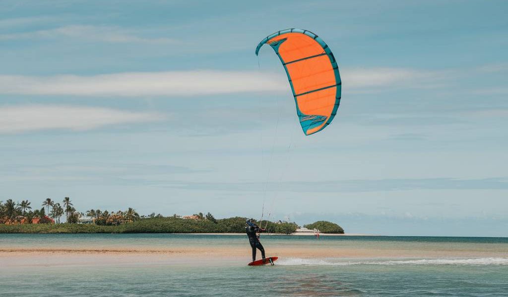 Expériences uniques de kitesurf au Brésil : jericoacoara à moitas